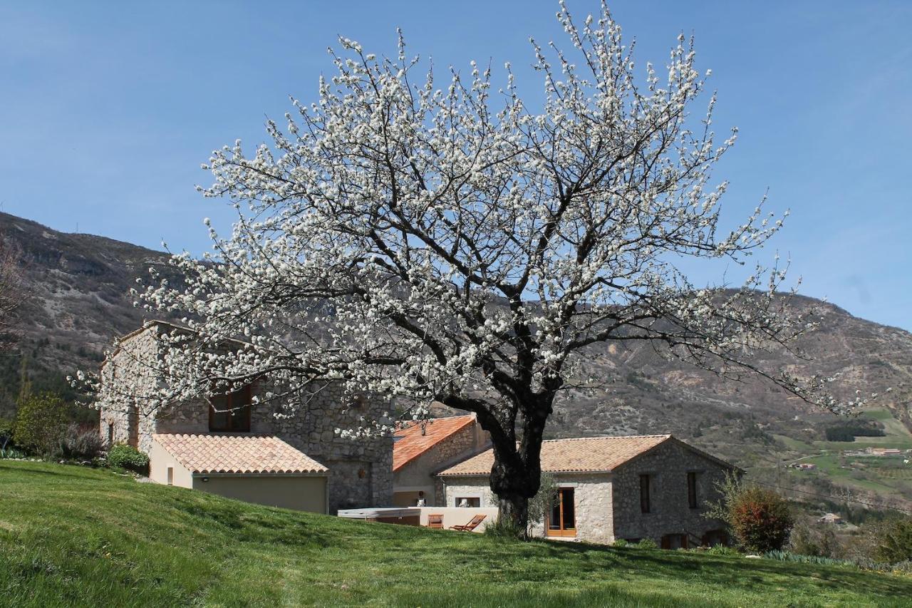 Bed and Breakfast Entre Terre Et Ciel Remuzat Екстер'єр фото